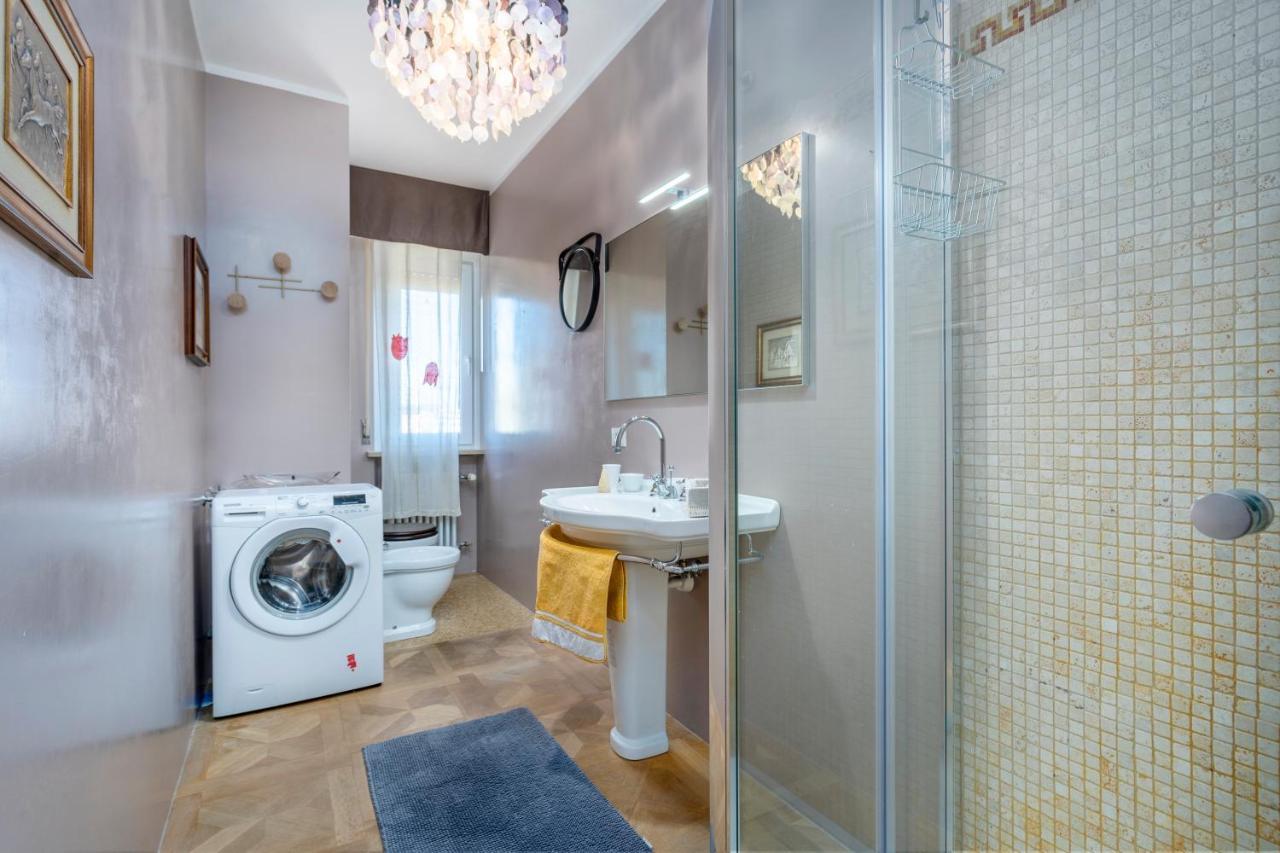 Lucilla Home - Apt Con Wifi Nel Cuore Di Udine Exterior foto