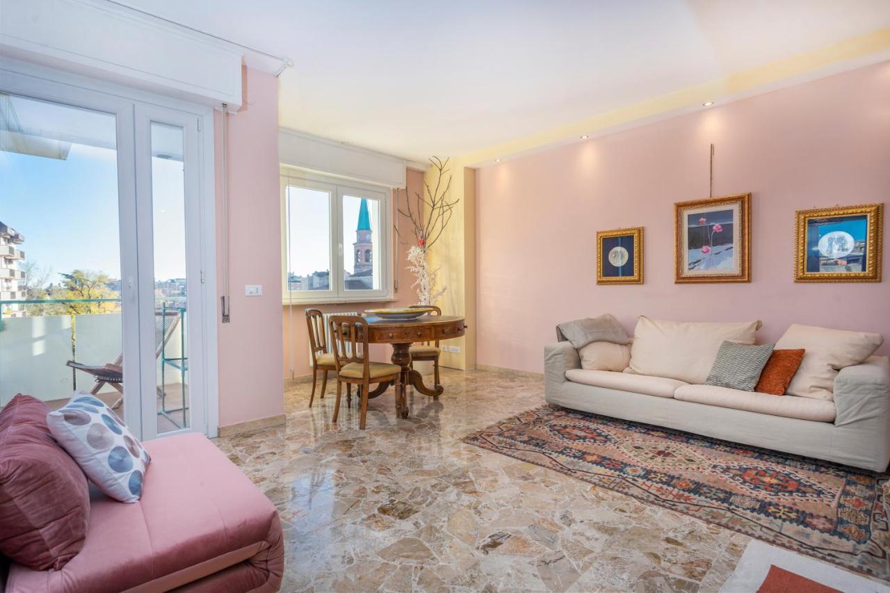 Lucilla Home - Apt Con Wifi Nel Cuore Di Udine Exterior foto