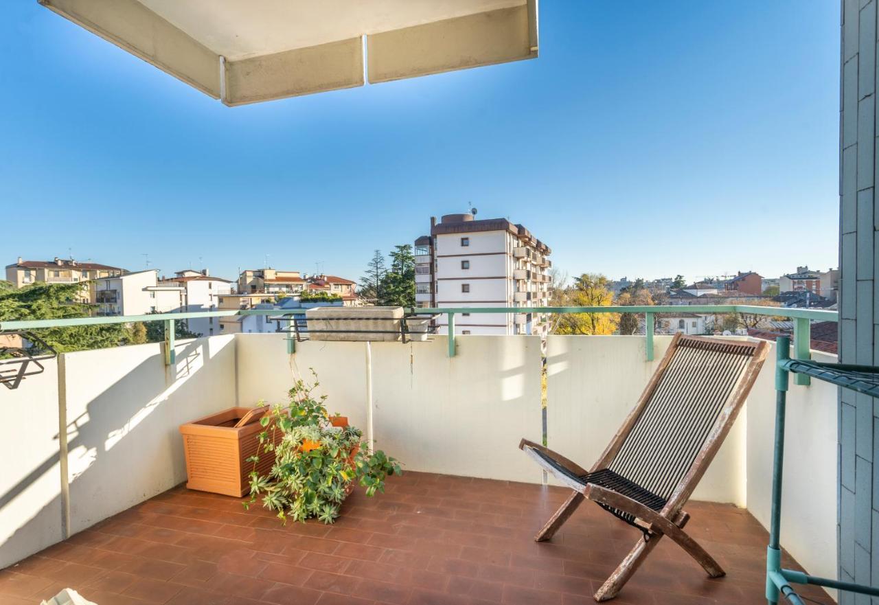 Lucilla Home - Apt Con Wifi Nel Cuore Di Udine Exterior foto